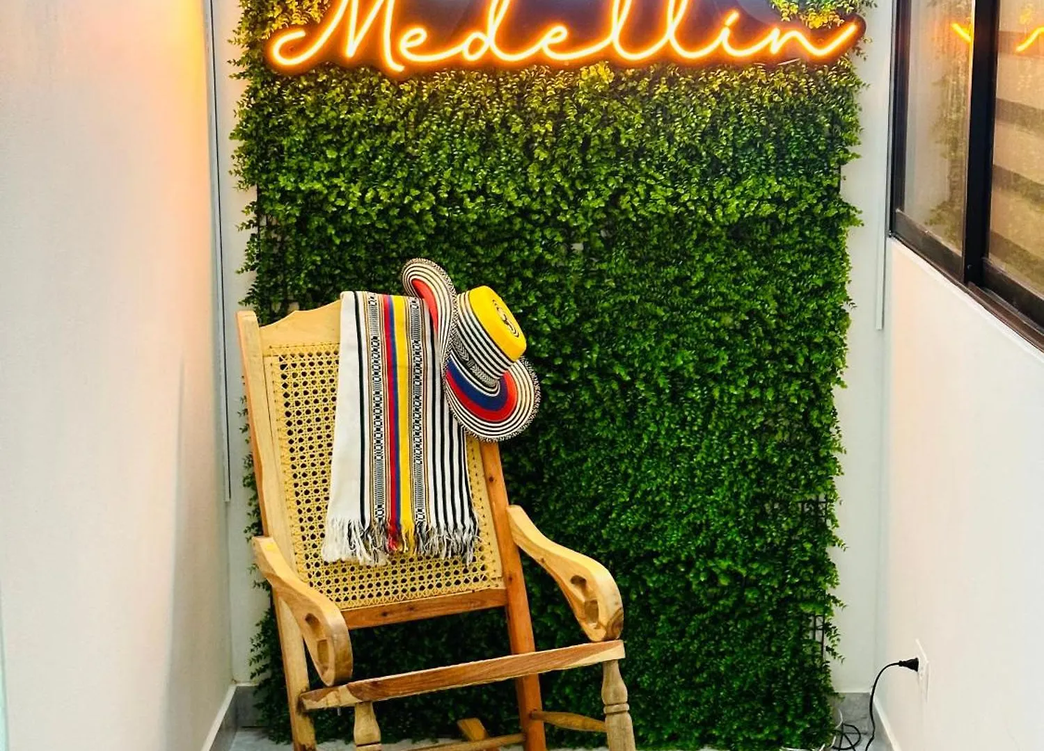 Hermoso Y Amplio Apartamento Cerca Al Centro De Medellin